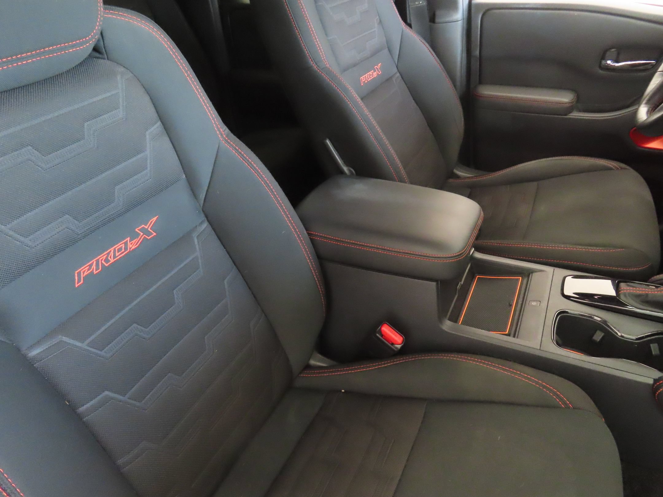 Used 2022 Nissan Frontier Pro-X RWD image 26