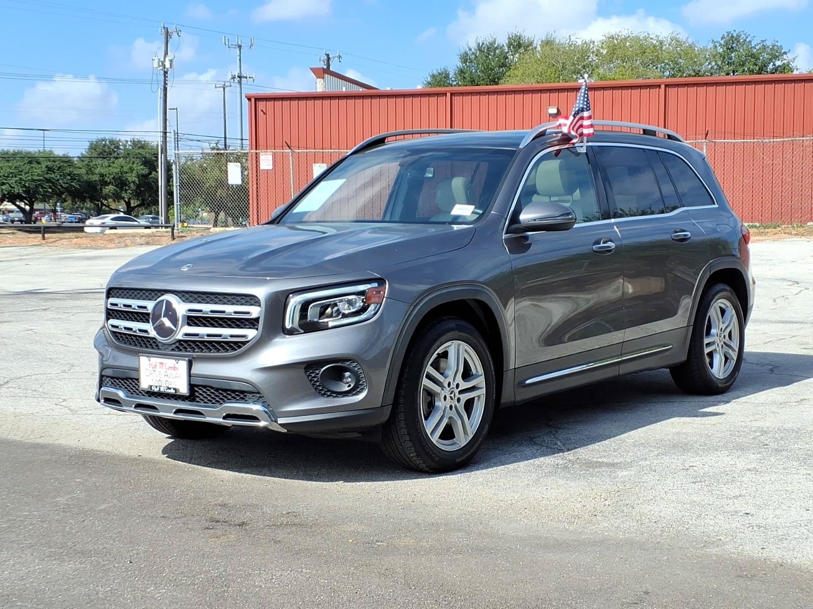 Used 2023 Mercedes-Benz GLB 250 4MATIC image 1