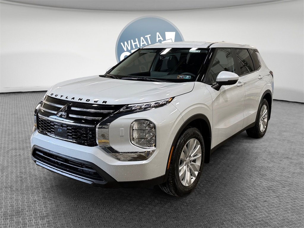 New 2025 Mitsubishi Outlander ES image 8