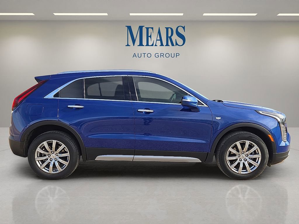 Used 2022 Cadillac XT4 Premium Luxury w/ Safety Alert Package image 6