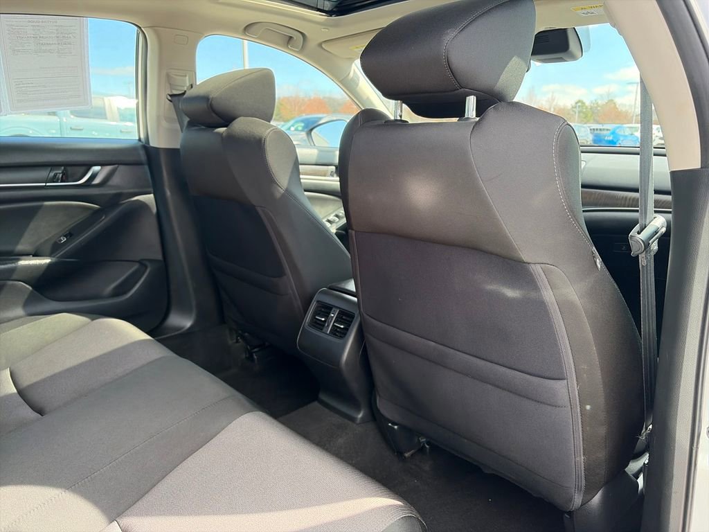 Used 2019 Honda Accord EX image 32