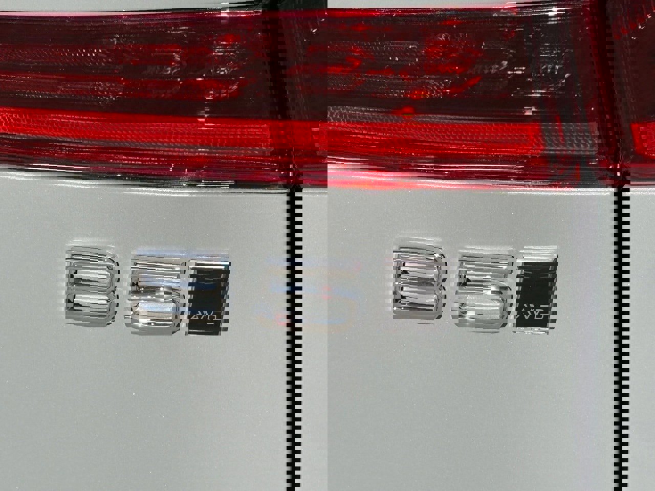 New 2026 Volvo XC60 B5 Core w/ Protection Package Premier image 8