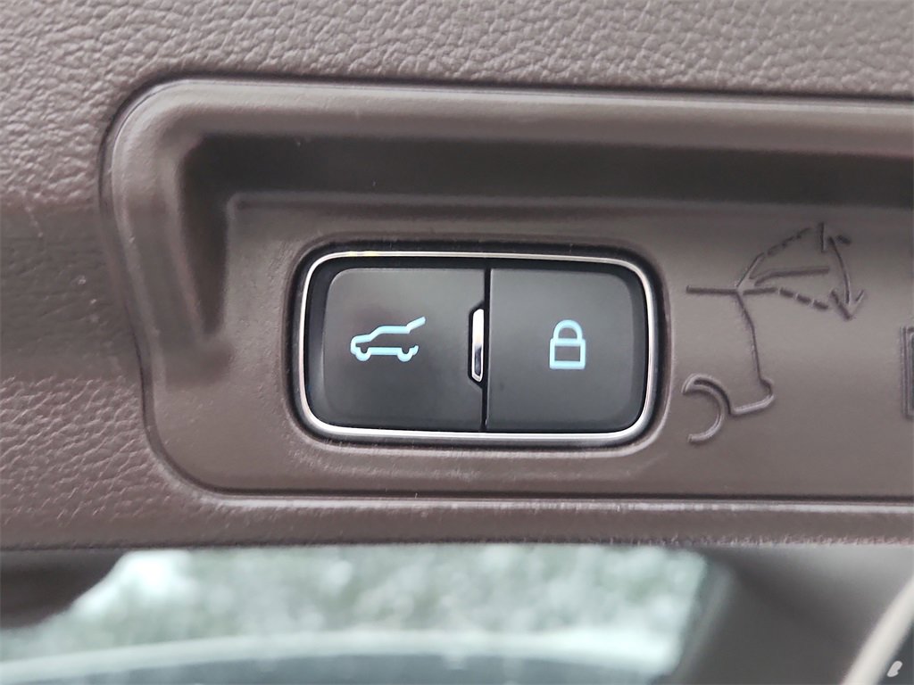 Used 2022 Ford Explorer King Ranch w/ Class IV Trailer Tow Package image 29