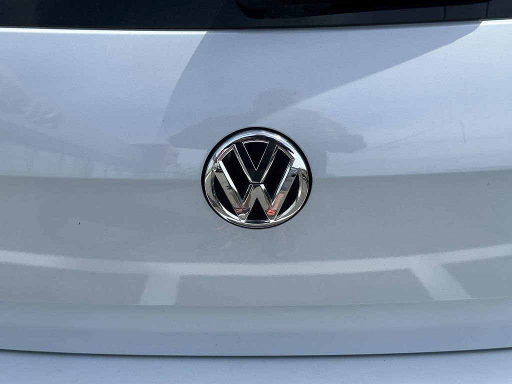 Used 2018 Volkswagen GTI SE FWD image 36