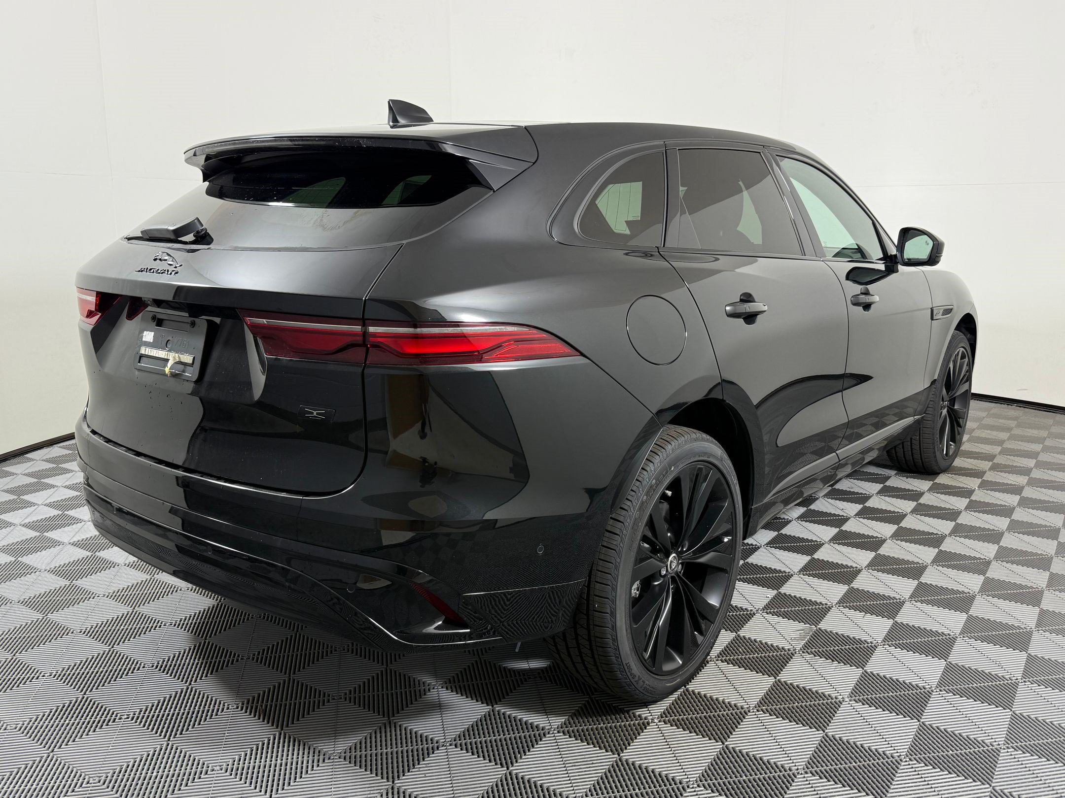 New 2026 Jaguar F-PACE R-Dynamic S AWD/4WD image 9