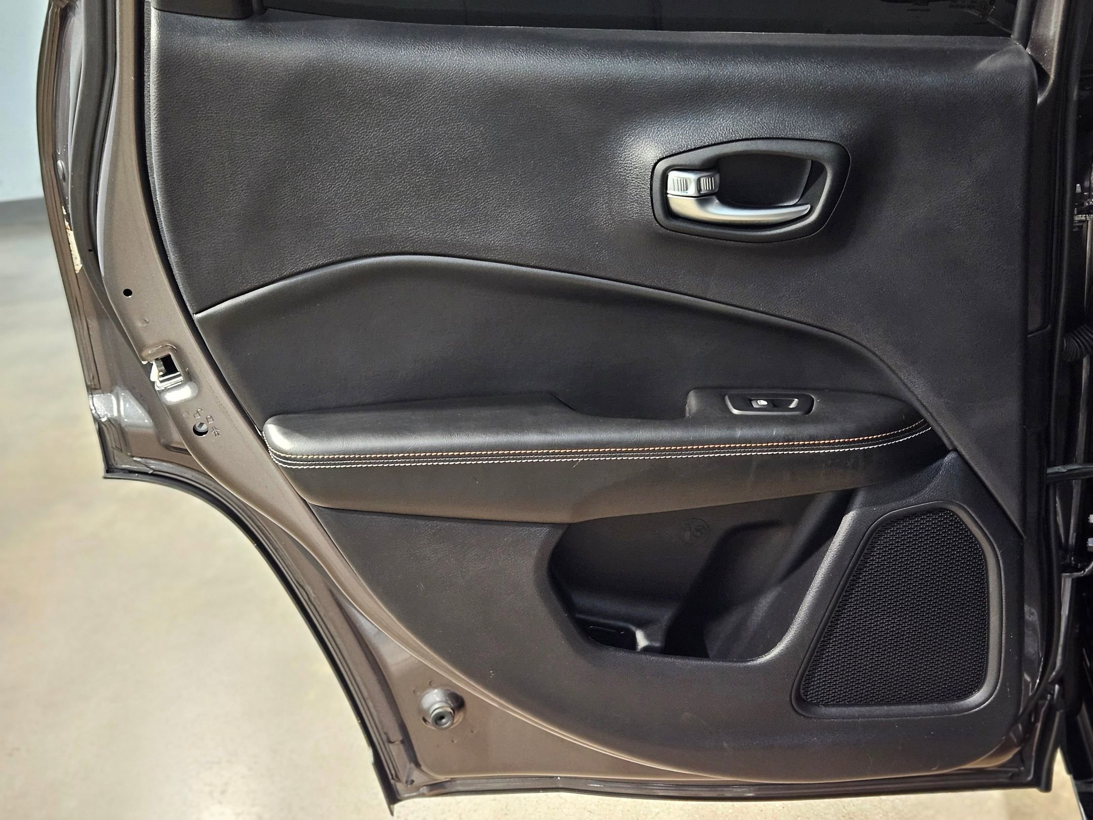 Used 2018 Jeep Compass Sport w/ Tech Group image 32