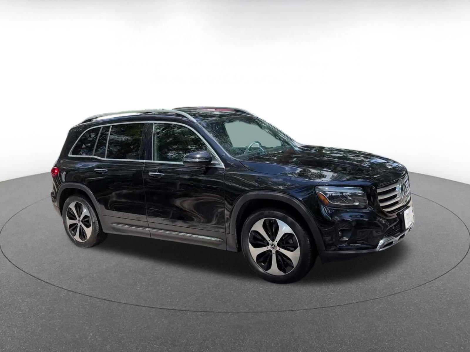 Used 2025 Mercedes-Benz GLB 250 image 3