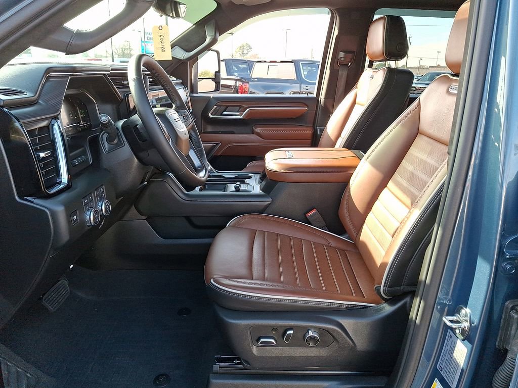 Used 2025 GMC Sierra 2500 Denali Ultimate image 14