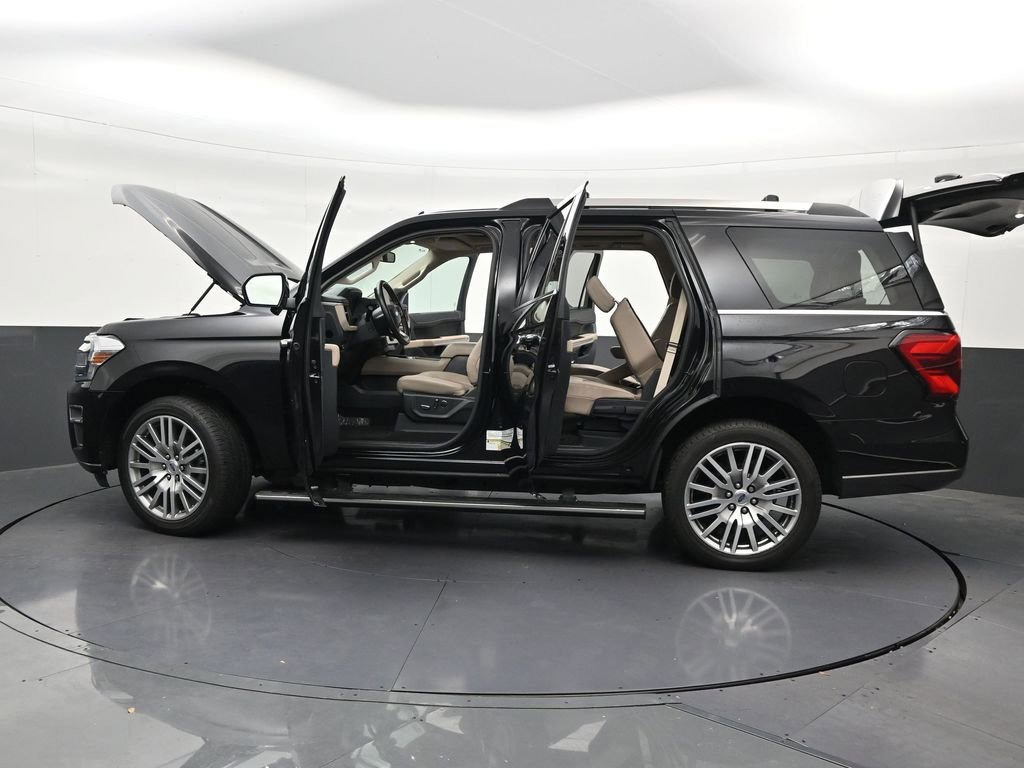 Used 2023 Ford Expedition Limited RWD image 34