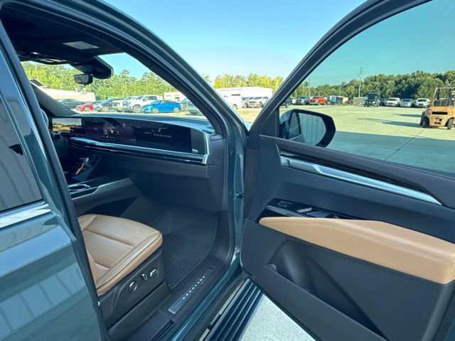 Used 2025 Cadillac Escalade ESV Premium Luxury w/ Touring Package AWD/4WD image 20