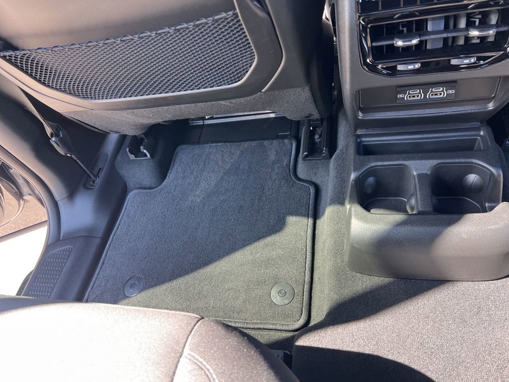 Used 2024 Jeep Grand Cherokee L Laredo RWD image 59