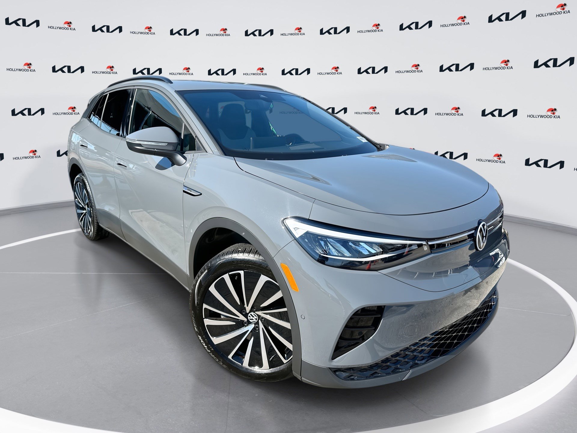 Used 2025 Volkswagen ID.4 Pro image 1