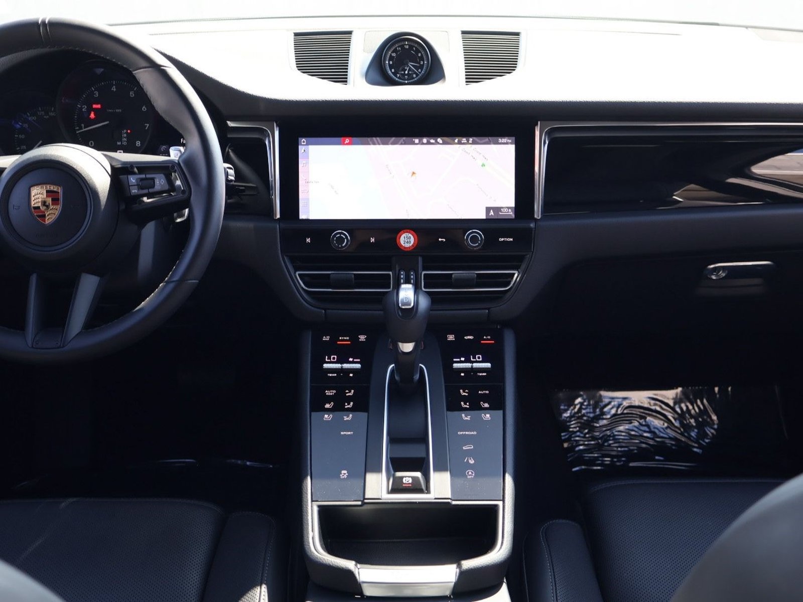 Certified 2026 Porsche Macan AWD/4WD image 20