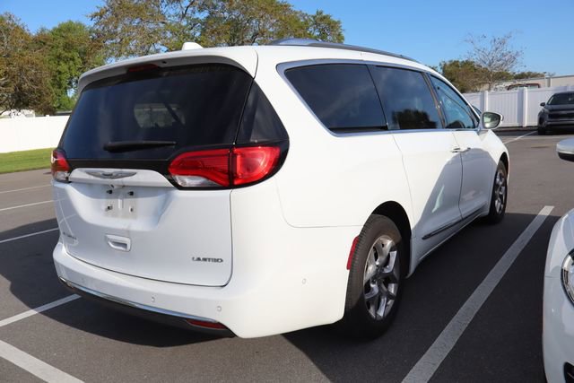 Used 2019 Chrysler Pacifica Limited w/ Advanced Safetytec Group image 2
