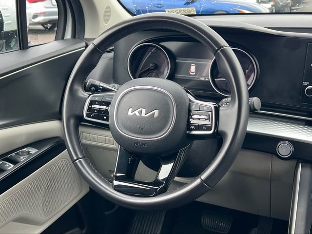 Certified 2024 Kia Carnival LX image 14