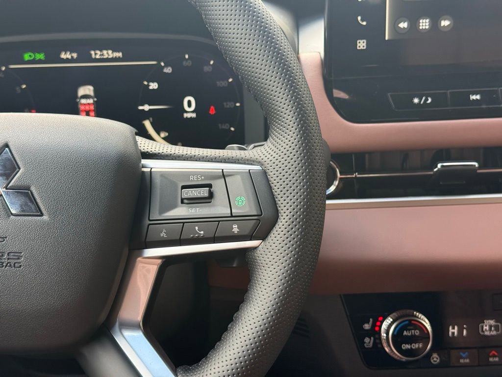 New 2026 Mitsubishi Outlander SEL AWD/4WD image 11