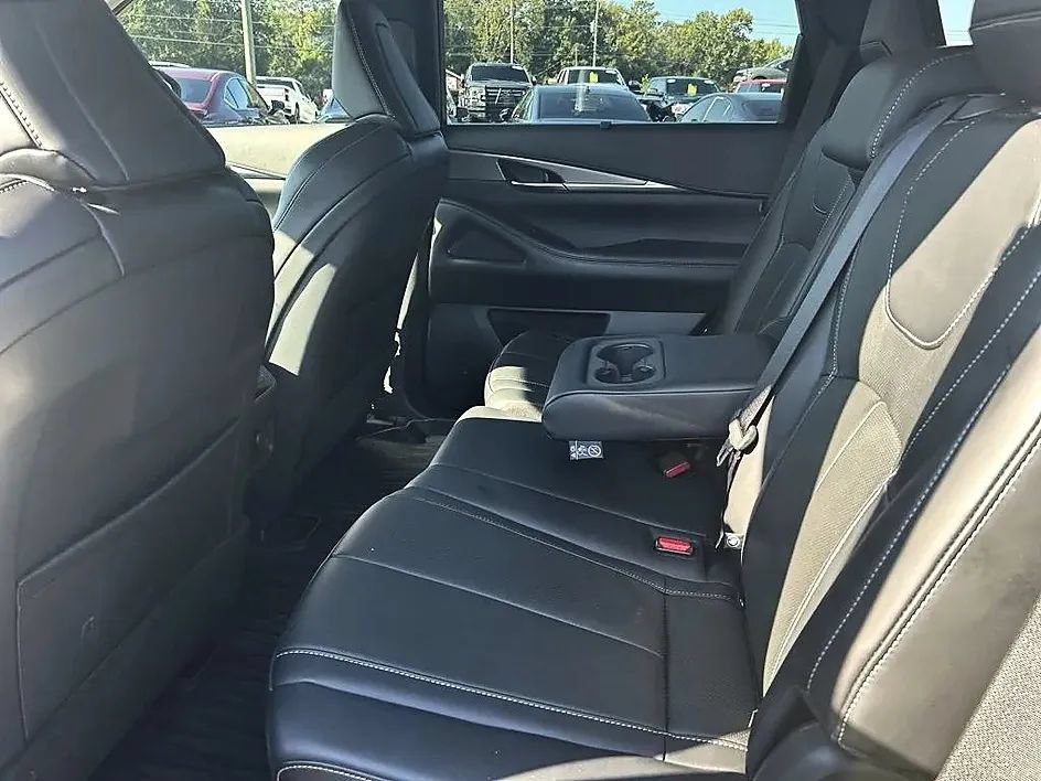Used 2023 INFINITI QX60 Luxe w/ Cargo Package AWD/4WD image 10