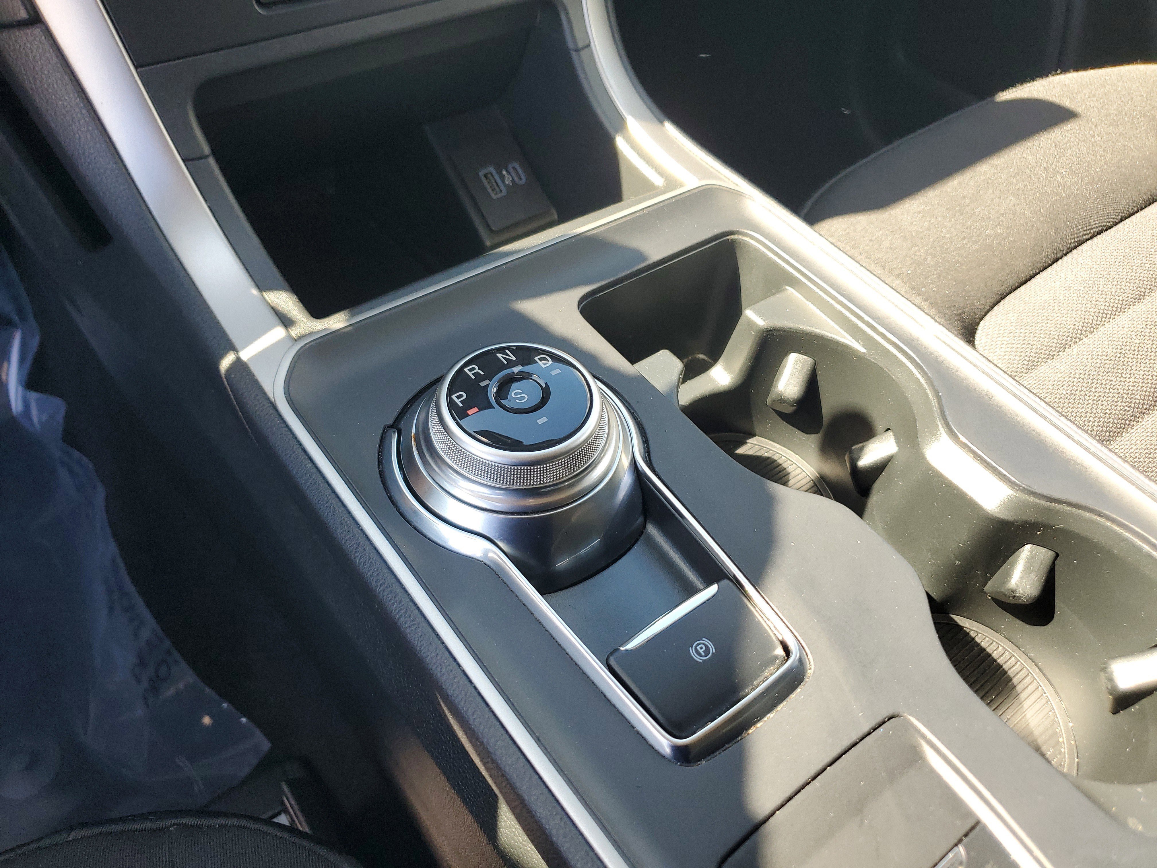 Certified 2024 Ford Edge SE w/ Black Appearance Package image 24