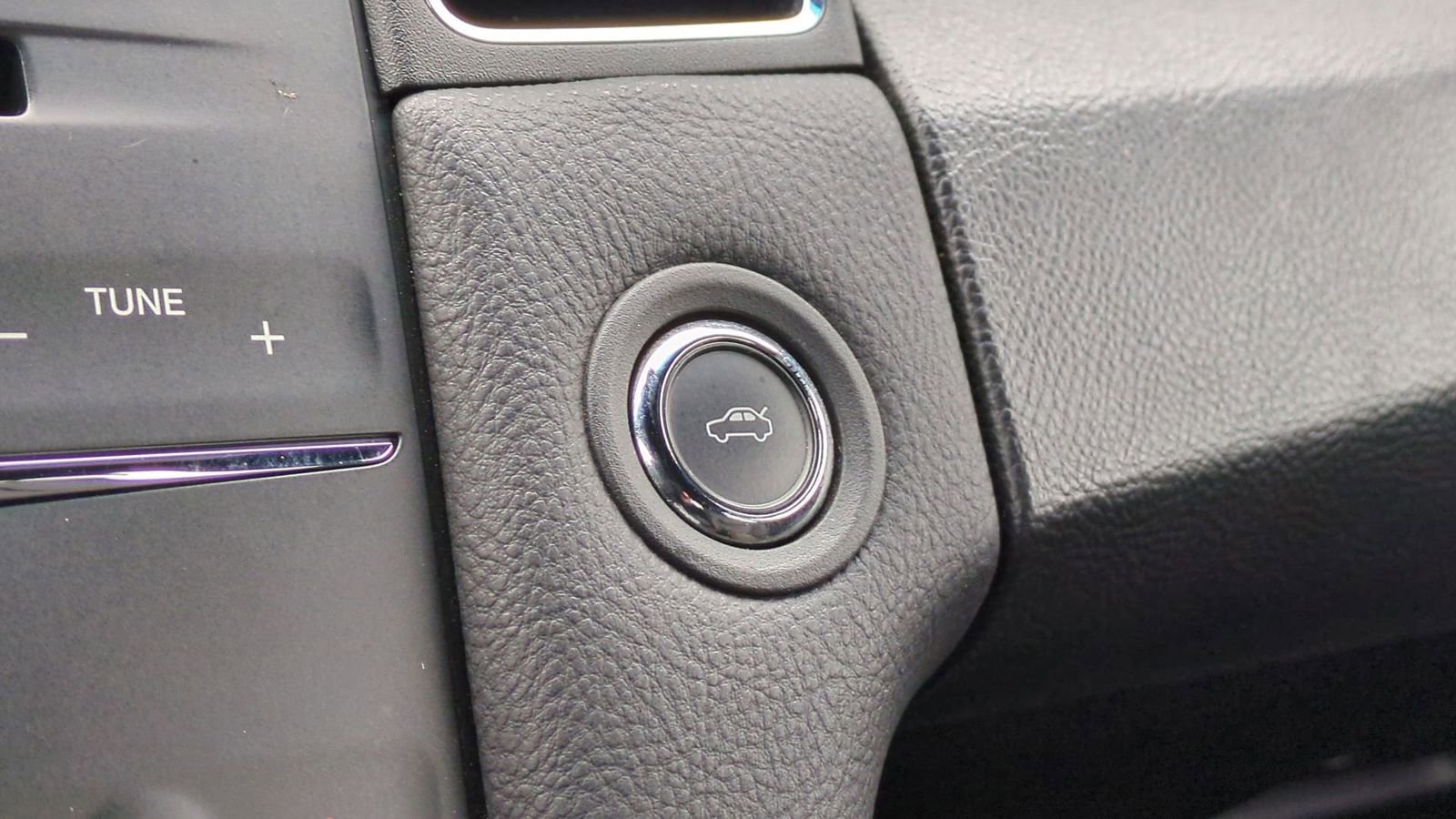 Used 2014 Ford Taurus Limited image 32