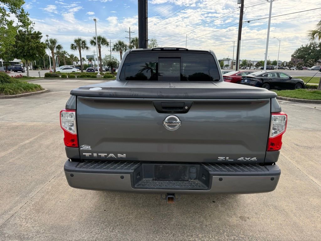 Used 2017 Nissan Titan SL w/ SL Towing Convenience Package AWD/4WD image 4