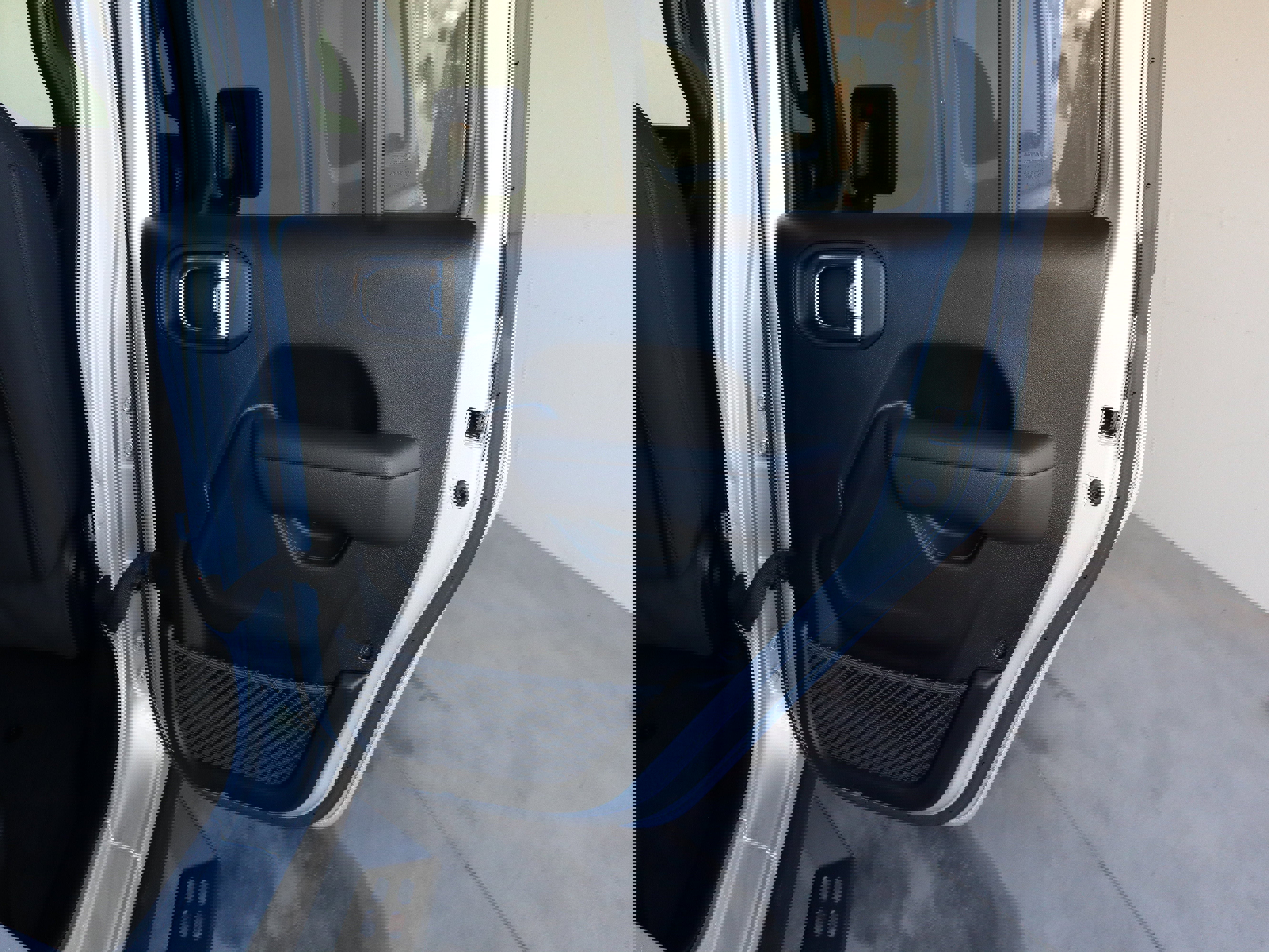 Used 2023 Jeep Wrangler Unlimited w/ Sun & Screen Package image 44