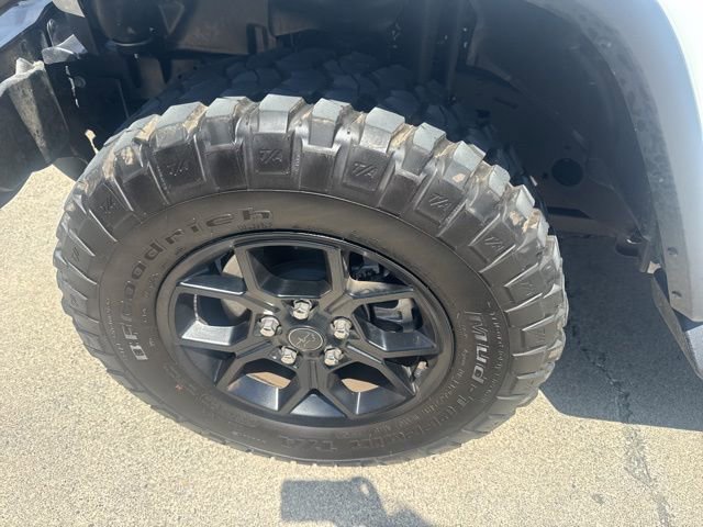 Used 2025 Jeep Gladiator Sport AWD/4WD image 13