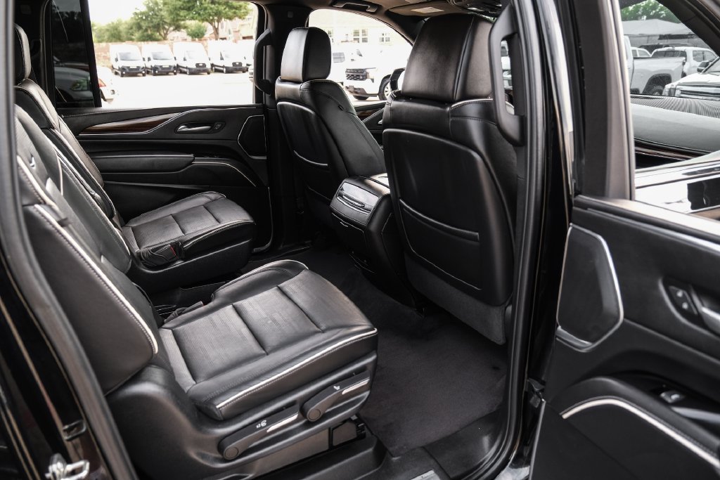 Used 2023 Cadillac Escalade ESV Premium Luxury RWD image 41