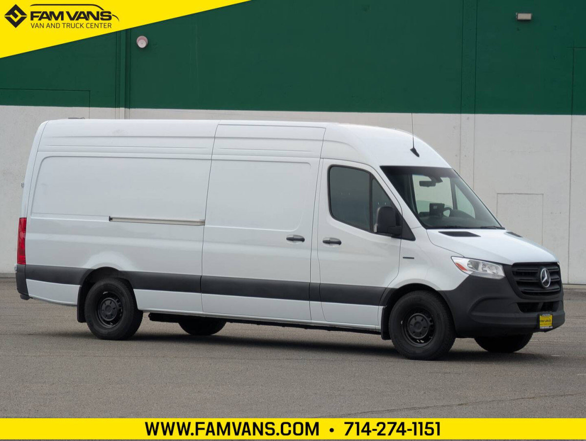 Used 2024 Mercedes-Benz eSprinter 170 Cargo image 1
