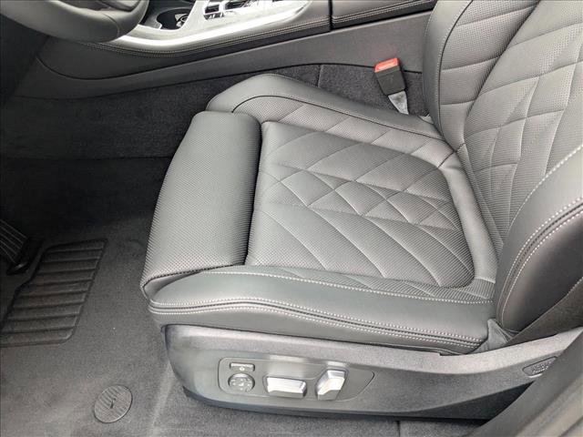 Used 2026 BMW X5 xDrive50e w/ Premium Package image 4