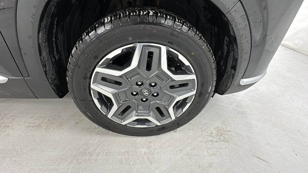 Used 2023 Hyundai Santa Fe Limited image 9