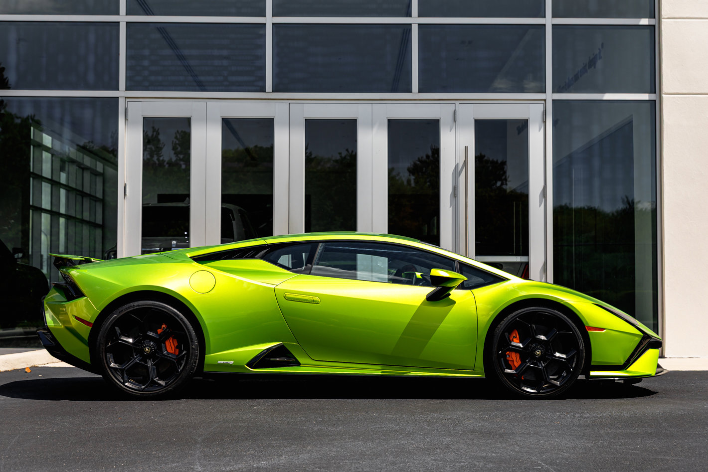 Used 2024 Lamborghini Huracan Tecnica image 5
