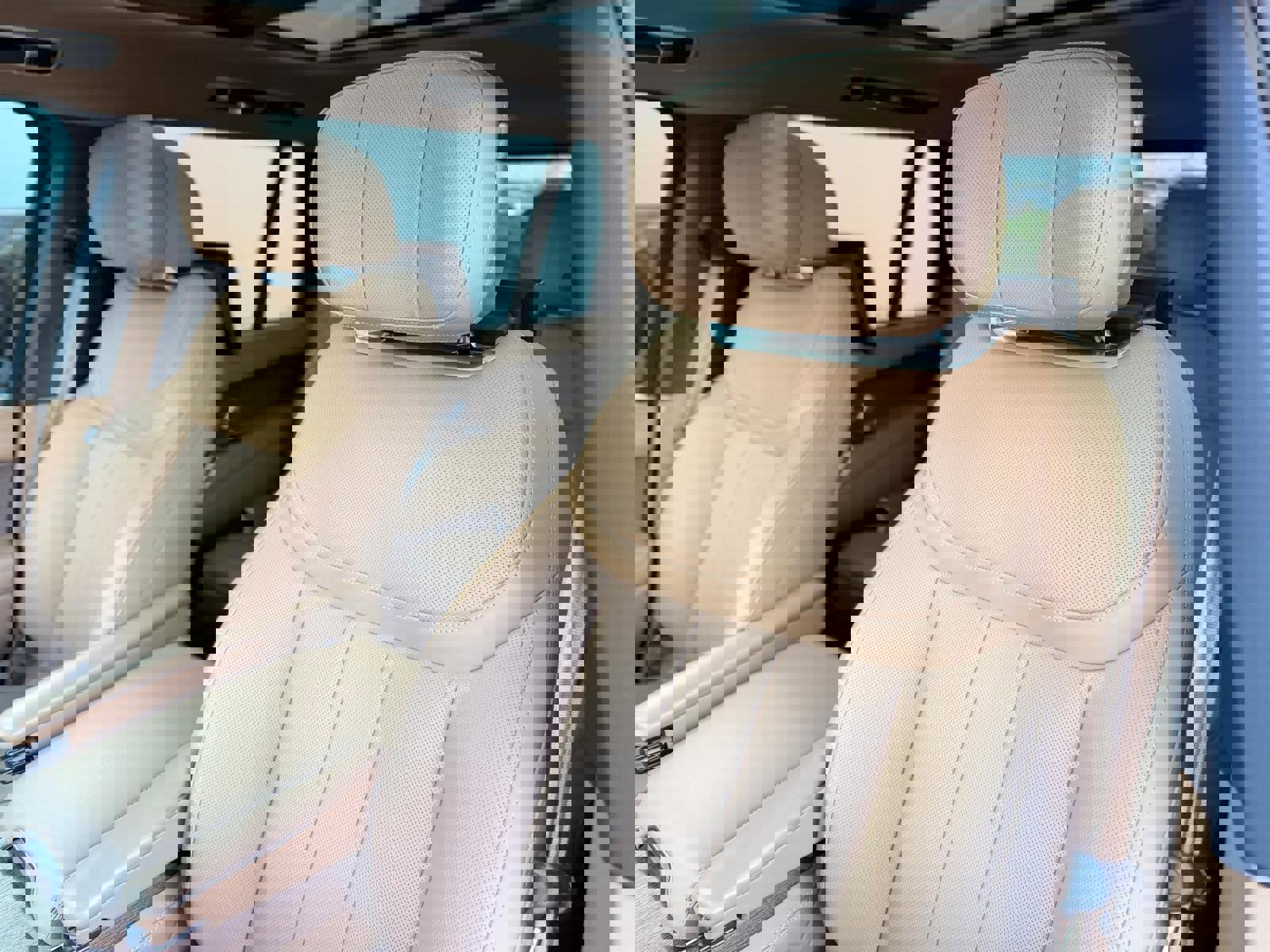 Used 2024 Land Rover Range Rover Long Wheelbase Autobiography image 35