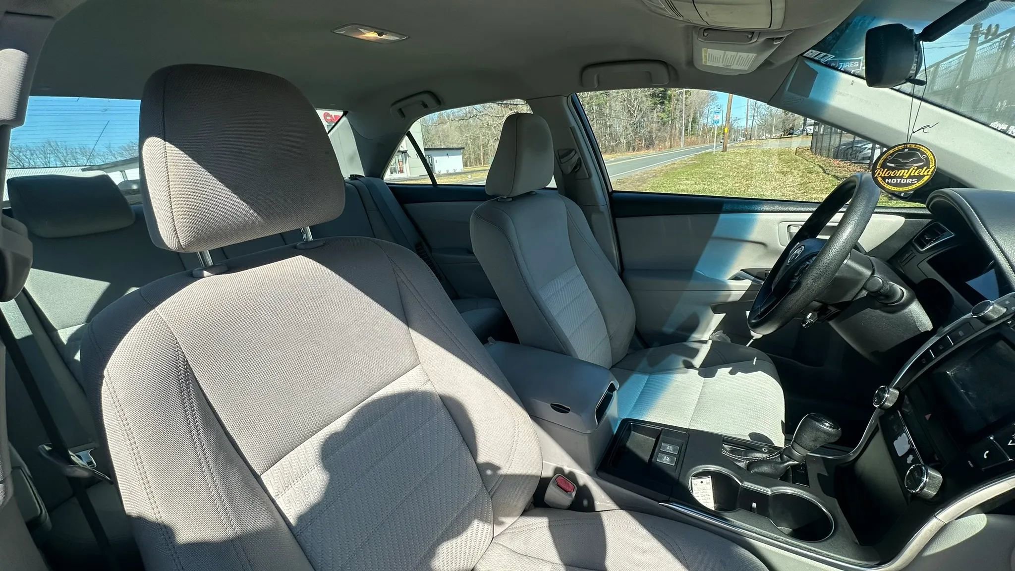 Used 2015 Toyota Camry LE FWD image 29