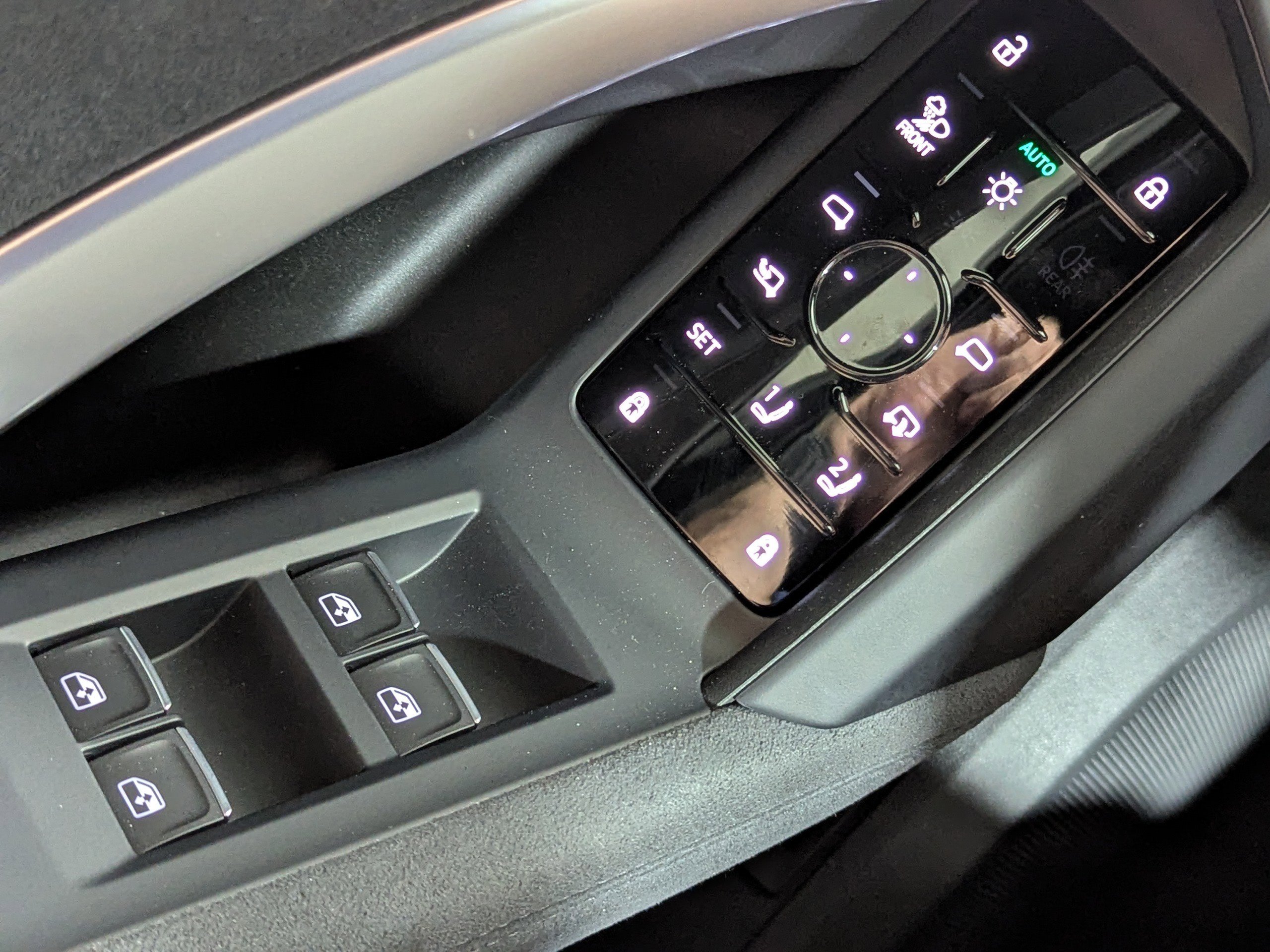 New 2025 Audi SQ5 Premium Plus image 25