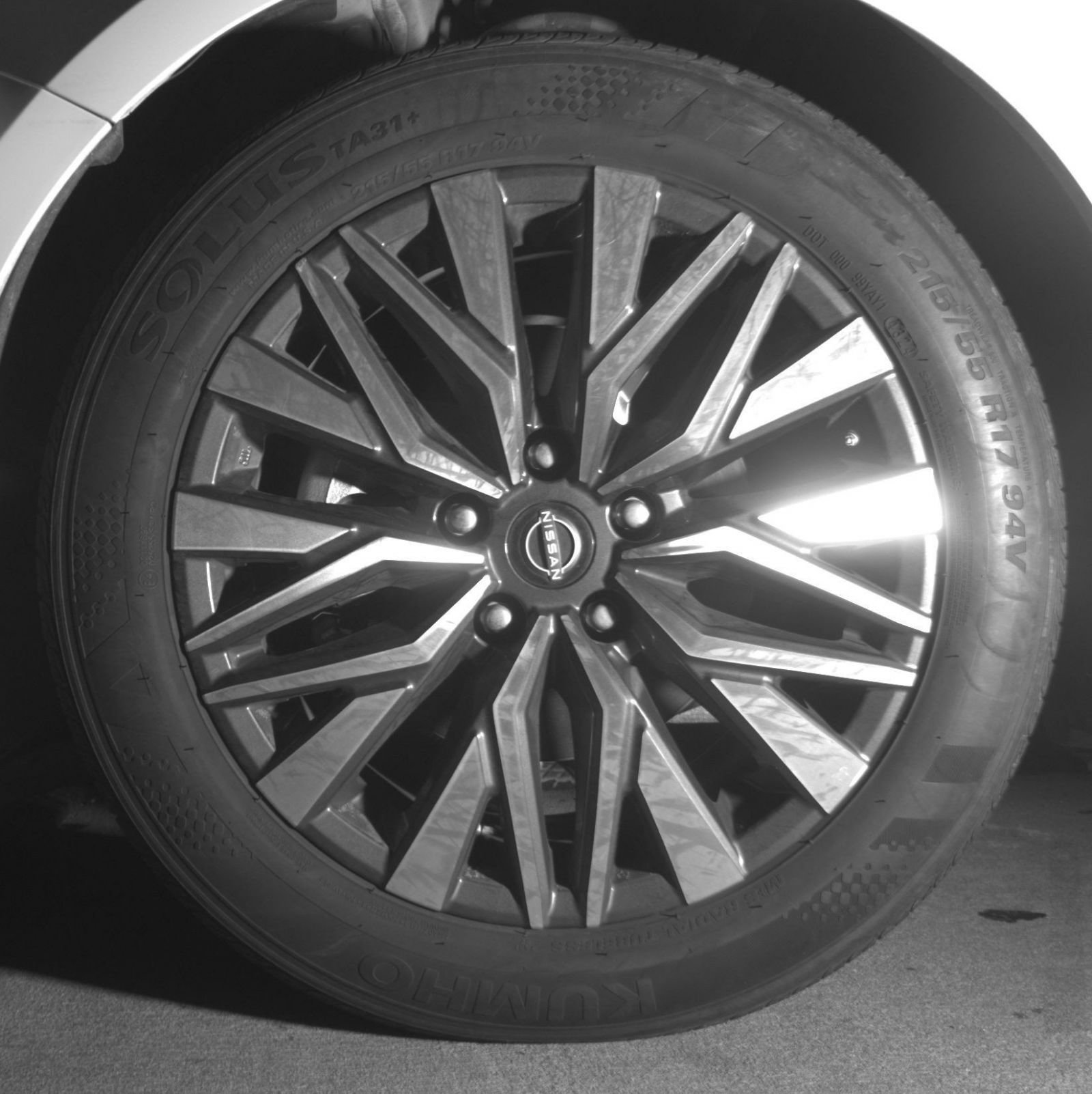 Used 2025 Nissan Altima 2.5 SV FWD image 15