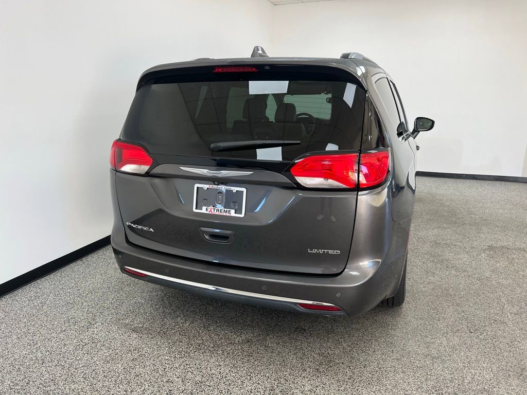 Used 2017 Chrysler Pacifica Limited w/ Advanced Safetytec Group image 7