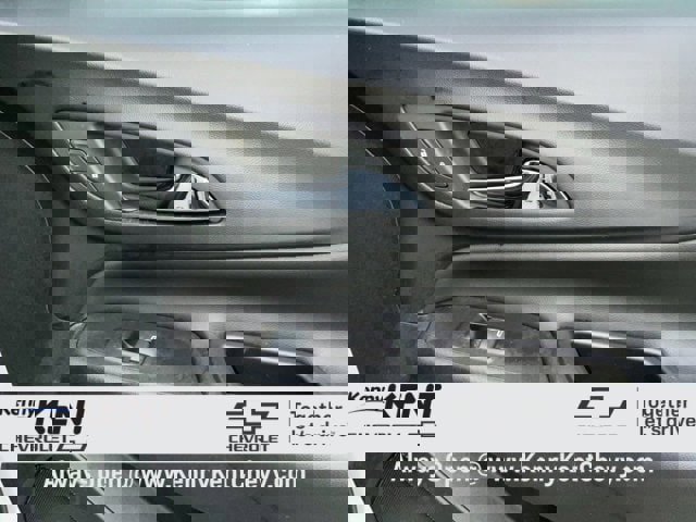 Used 2019 Chevrolet Equinox LT w/ Driver Convenience Package image 16