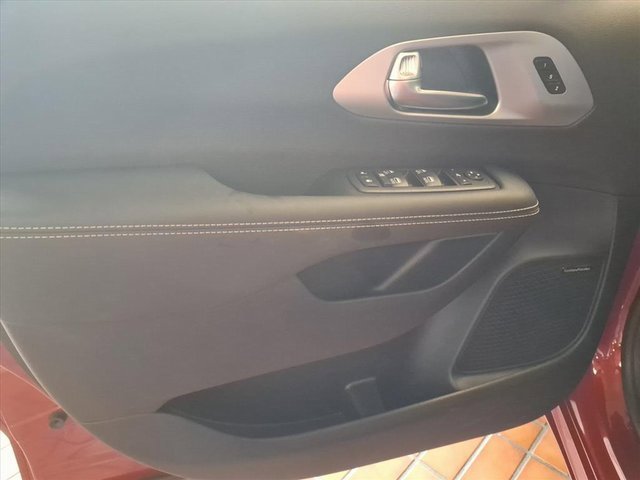 New 2026 Chrysler Pacifica Limited image 8