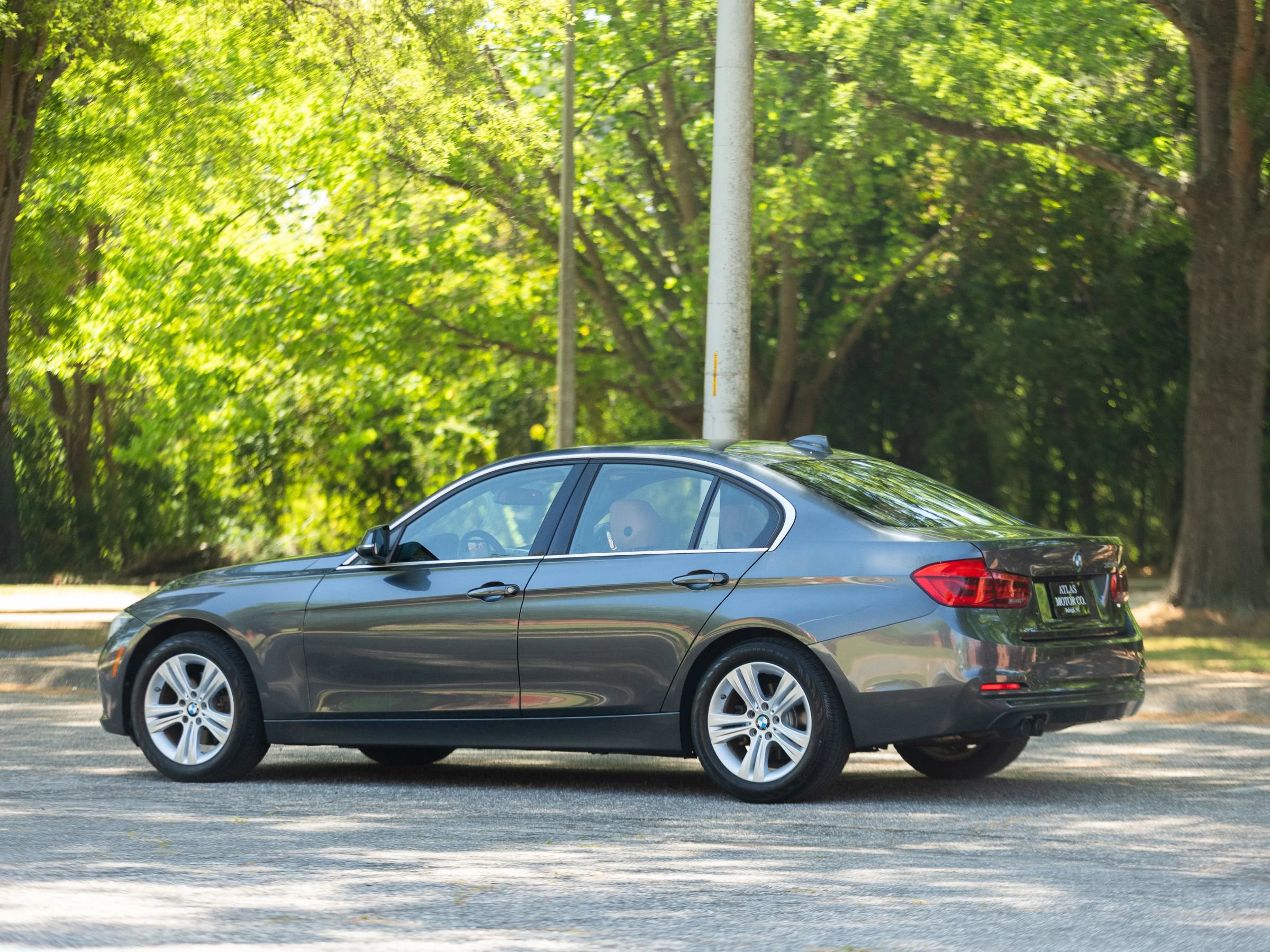 Used 2018 BMW 330i Sedan RWD image 11