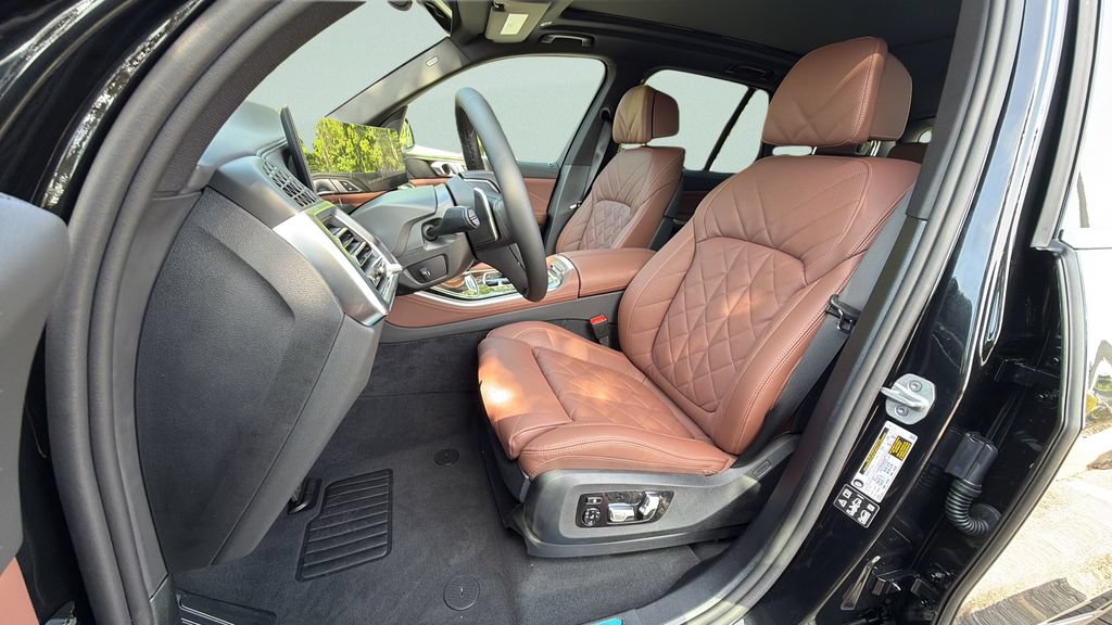 Certified 2026 BMW X5 xDrive40i w/ Climate Comfort Package AWD/4WD image 6