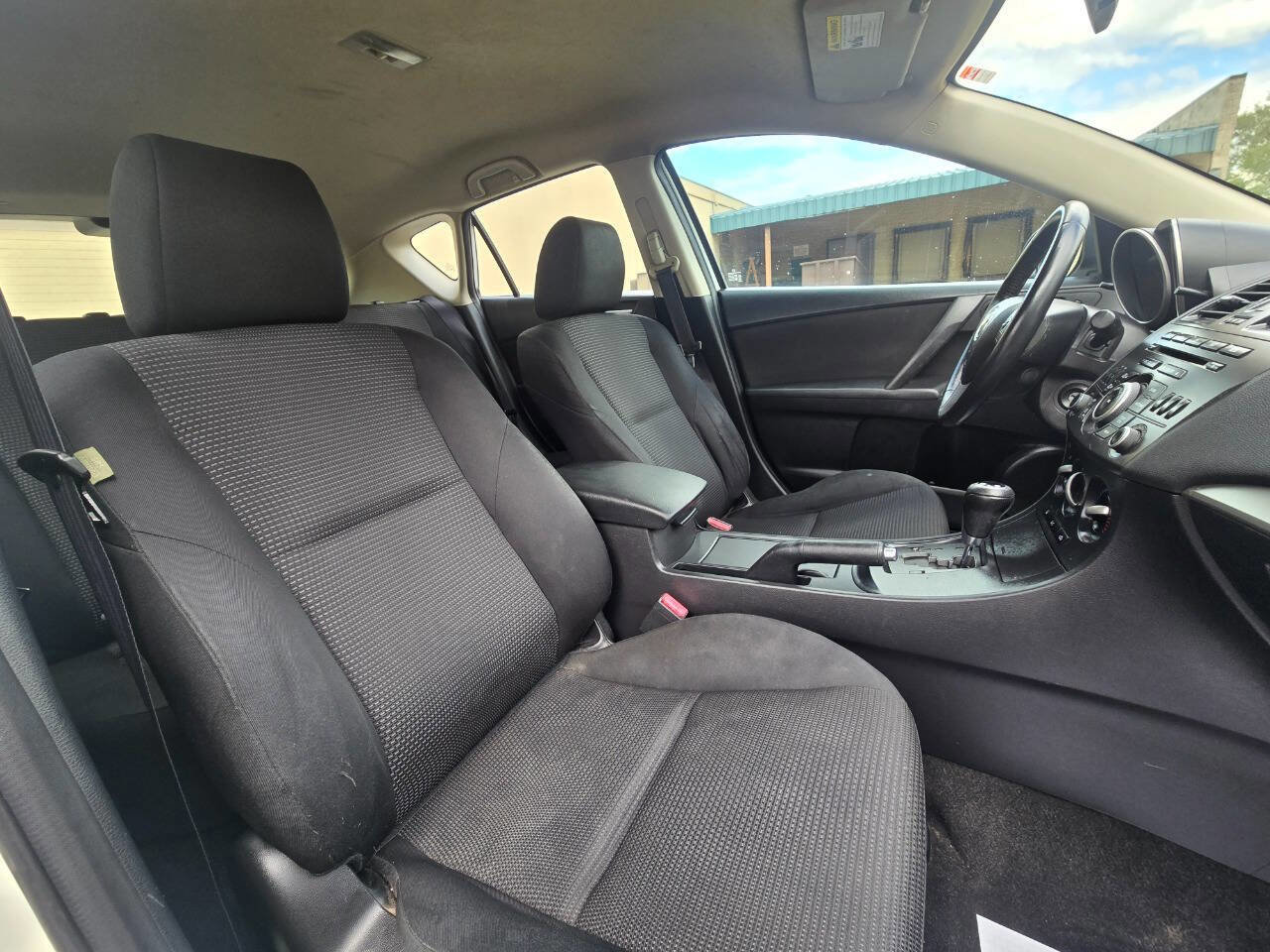 Used 2012 MAZDA MAZDA3 i Touring FWD image 27