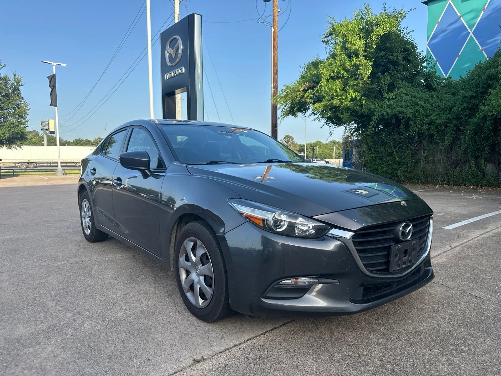 Used 2018 MAZDA MAZDA3 Sport FWD image 2