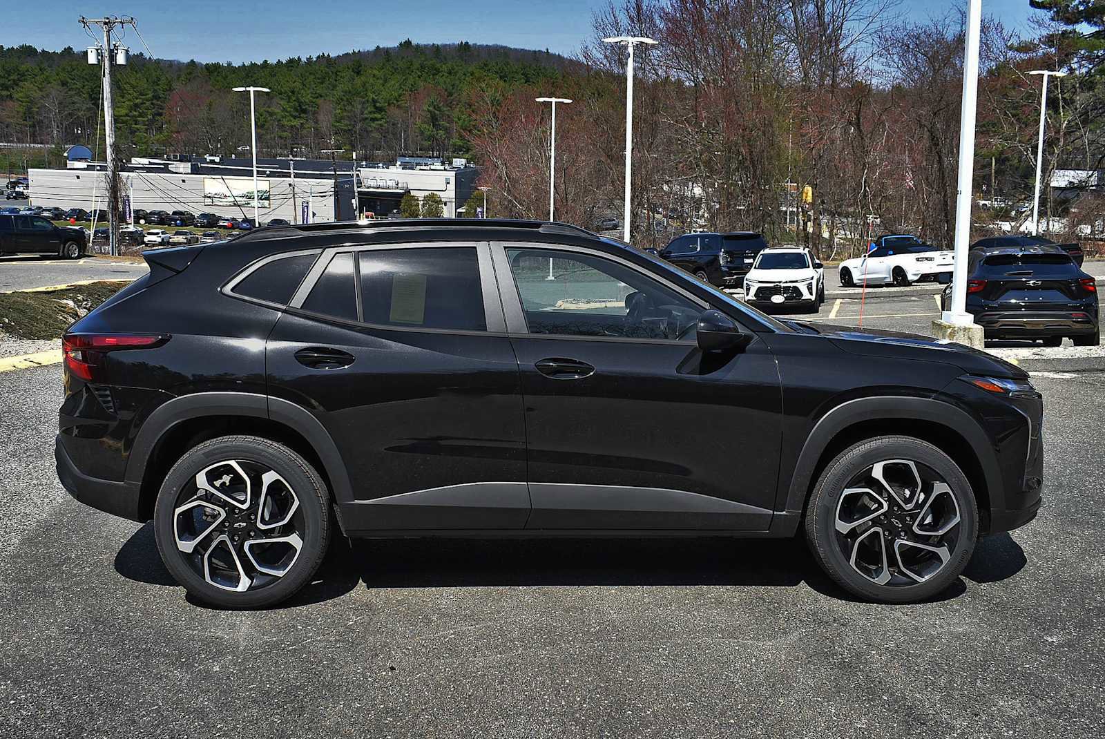 New 2026 Chevrolet Trax RS w/ Driver Confidence Package FWD image 6