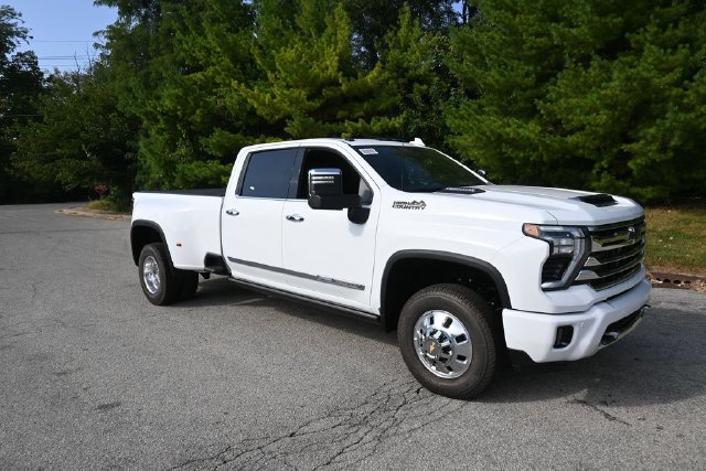 New 2026 Chevrolet Silverado 3500 High Country w/ High Country Premium Package AWD/4WD image 6