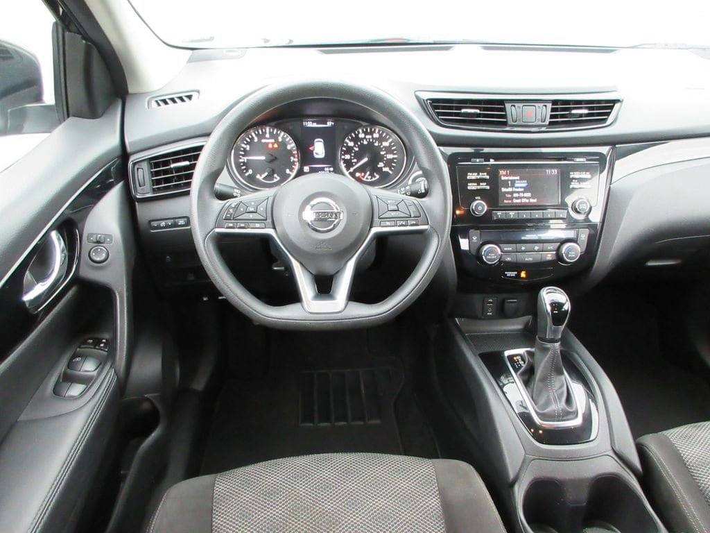 Used 2017 Nissan Rogue Sport SV AWD/4WD image 16