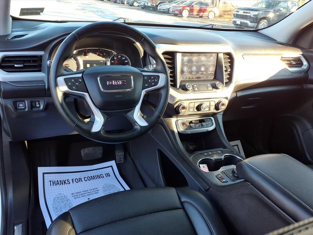 Used 2023 GMC Acadia SLT image 16
