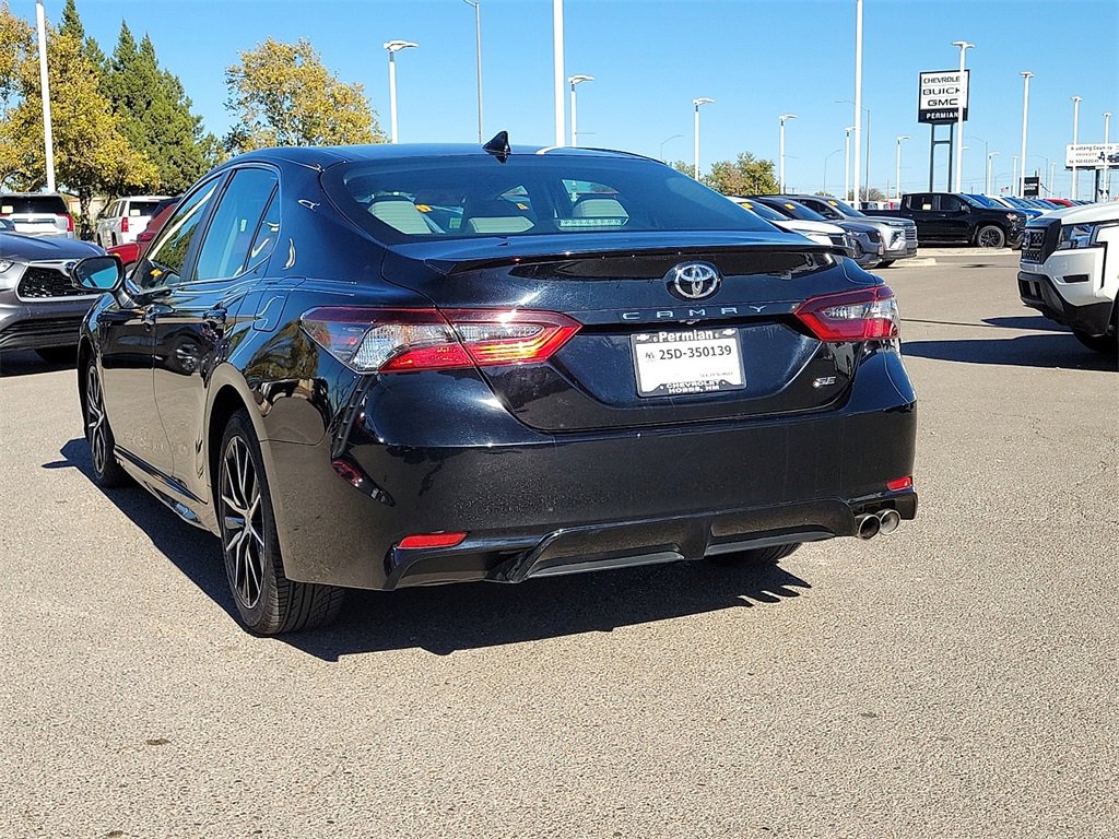 Used 2024 Toyota Camry SE image 8