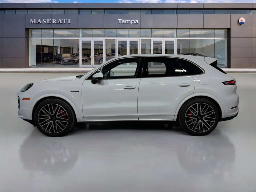 Used 2025 Porsche Cayenne Turbo AWD/4WD image 7
