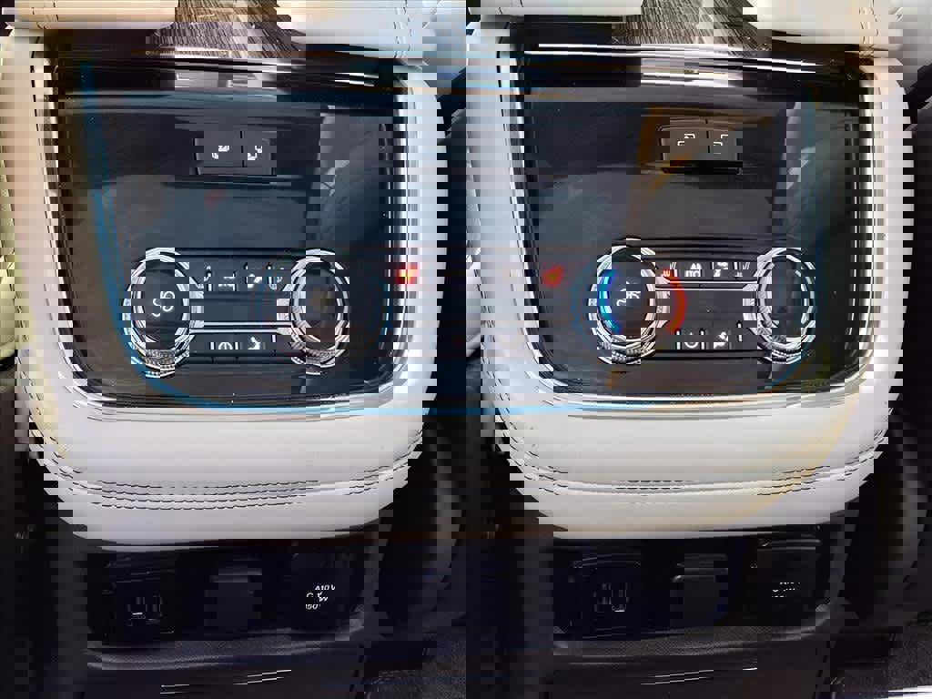 Used 2018 Lincoln Navigator Black Label image 13