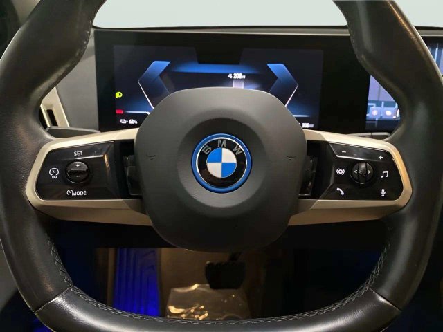 Used 2023 BMW iX xDrive50 AWD/4WD image 37